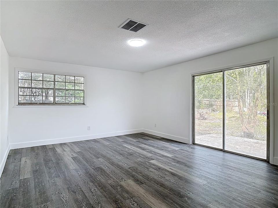 For Sale: $319,000 (3 beds, 2 baths, 1499 Square Feet)