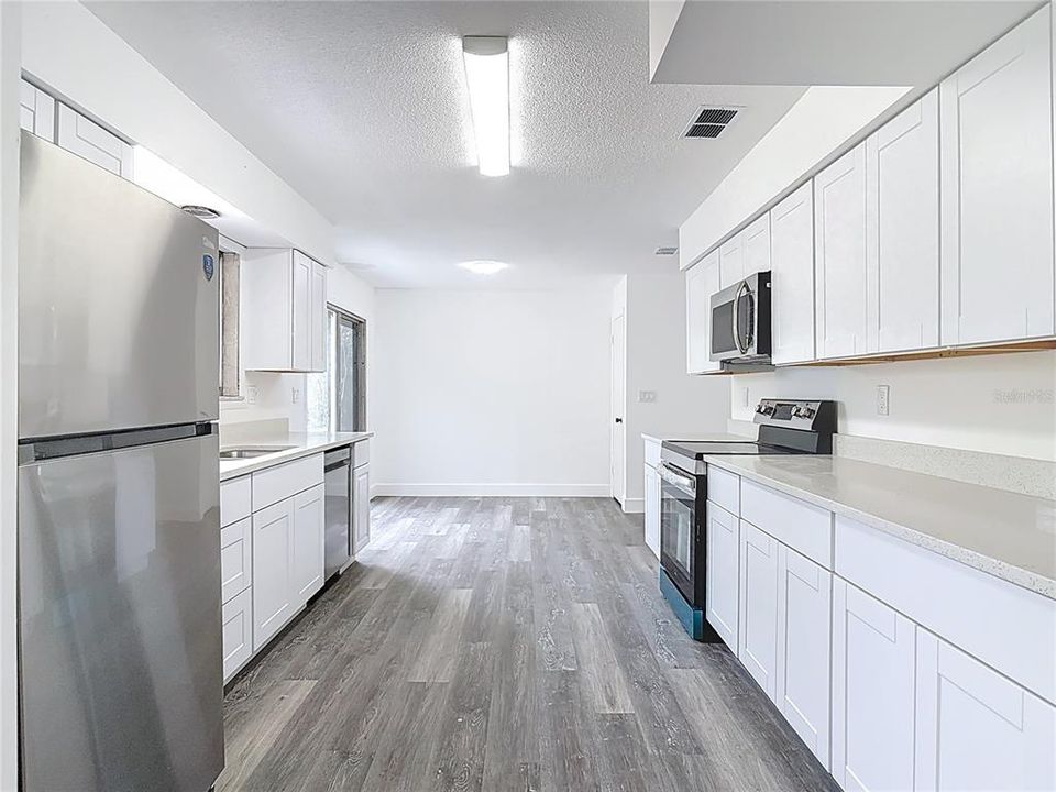 For Sale: $319,000 (3 beds, 2 baths, 1499 Square Feet)