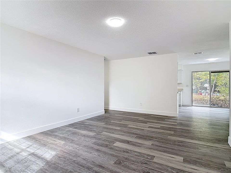 For Sale: $319,000 (3 beds, 2 baths, 1499 Square Feet)