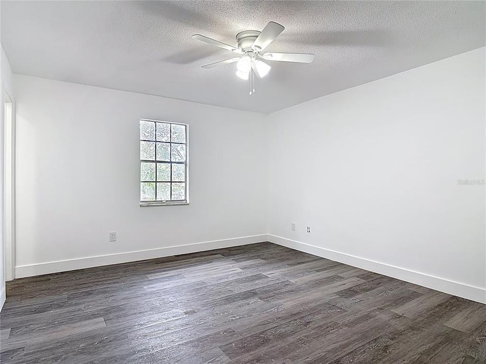 For Sale: $319,000 (3 beds, 2 baths, 1499 Square Feet)