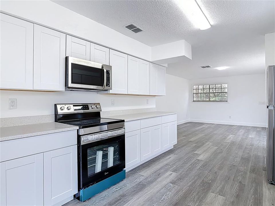 For Sale: $319,000 (3 beds, 2 baths, 1499 Square Feet)