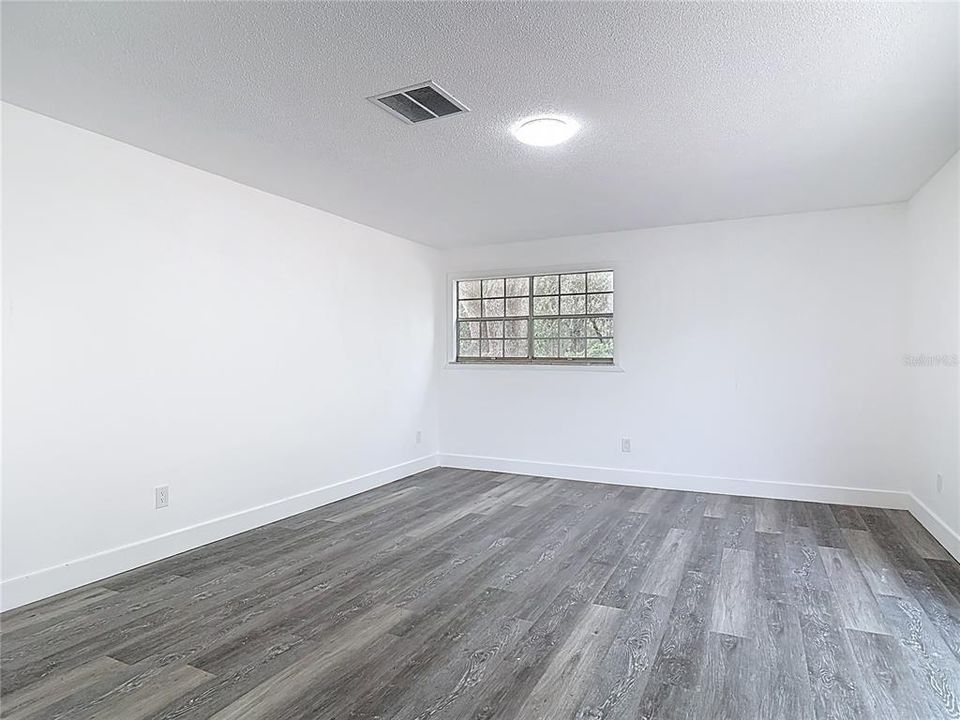 For Sale: $319,000 (3 beds, 2 baths, 1499 Square Feet)