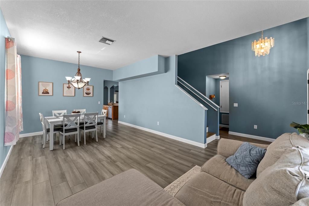 For Sale: $525,000 (6 beds, 3 baths, 3125 Square Feet)