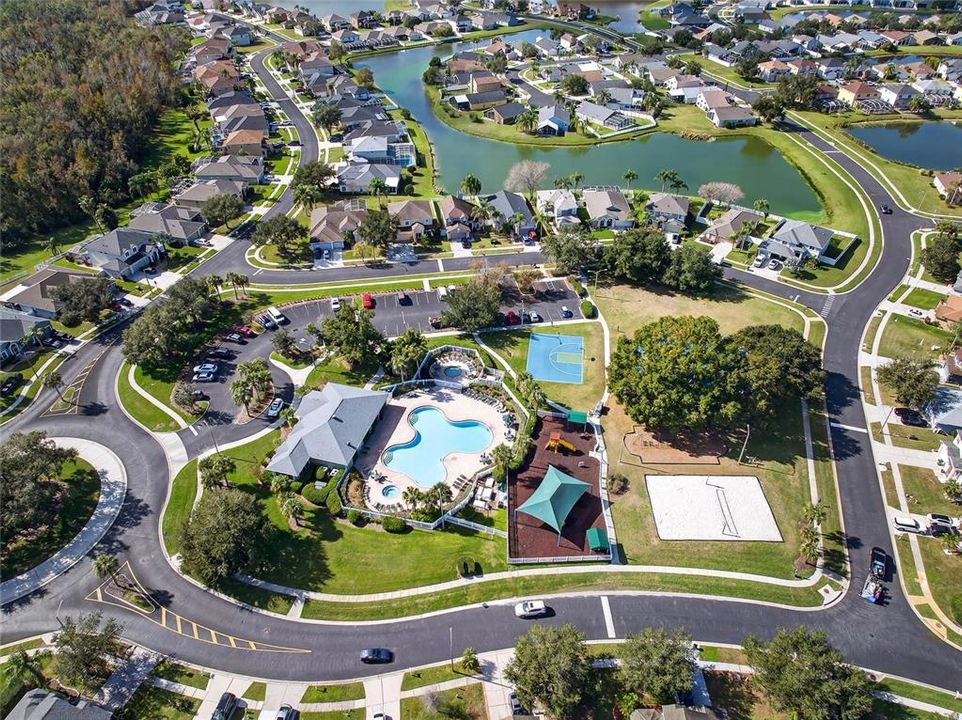 For Sale: $525,000 (6 beds, 3 baths, 3125 Square Feet)