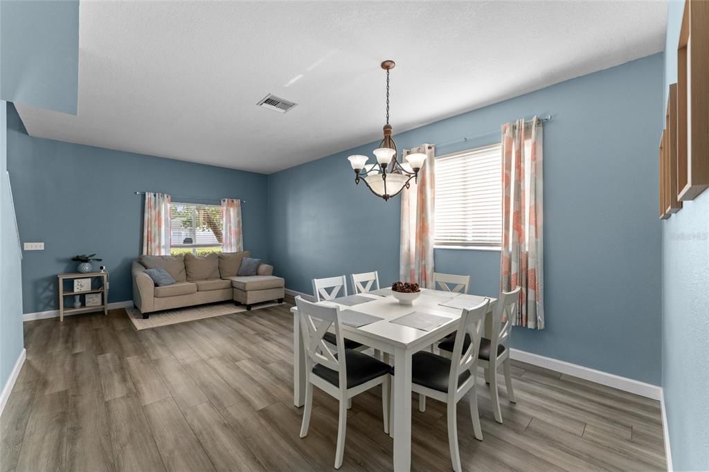 For Sale: $525,000 (6 beds, 3 baths, 3125 Square Feet)