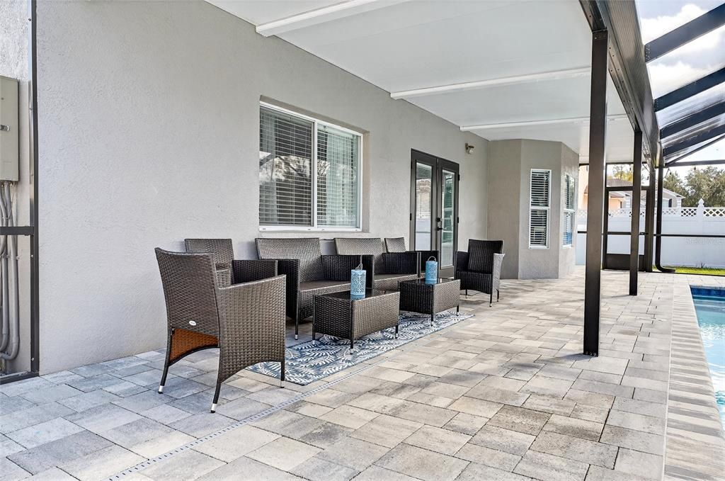 For Sale: $525,000 (6 beds, 3 baths, 3125 Square Feet)