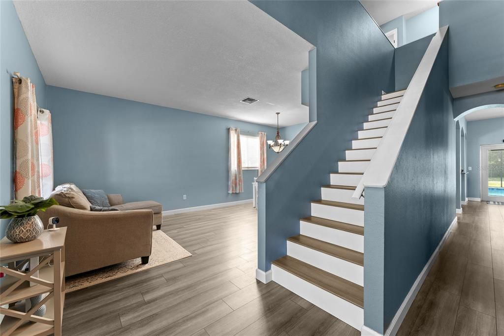 For Sale: $525,000 (6 beds, 3 baths, 3125 Square Feet)