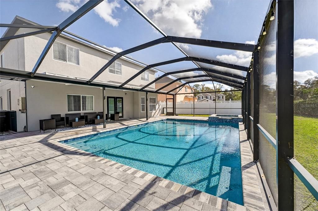 For Sale: $525,000 (6 beds, 3 baths, 3125 Square Feet)