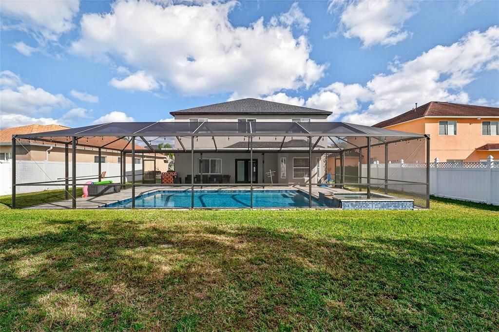 For Sale: $525,000 (6 beds, 3 baths, 3125 Square Feet)