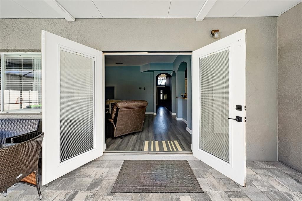 For Sale: $525,000 (6 beds, 3 baths, 3125 Square Feet)