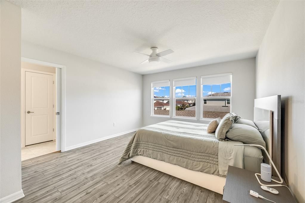 В аренду: $2,990 (4 спален, 3 ванн, 1809 Квадратных фут)