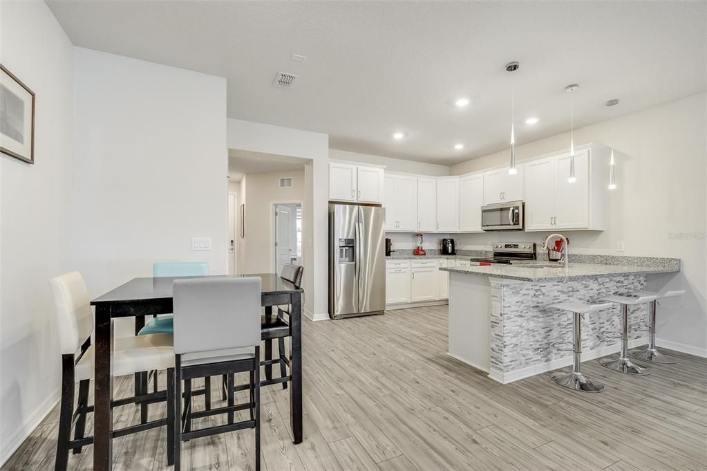 В аренду: $2,990 (4 спален, 3 ванн, 1809 Квадратных фут)