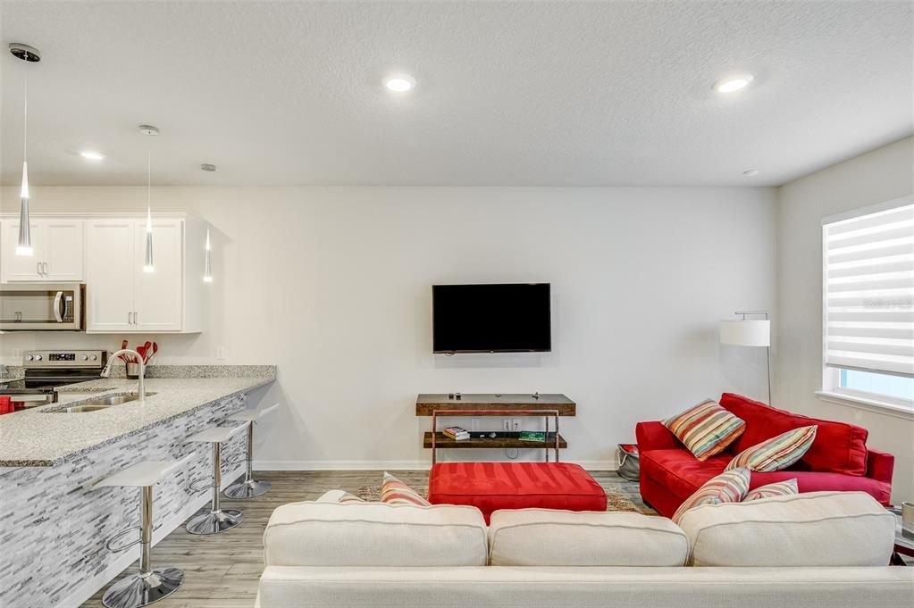 В аренду: $2,990 (4 спален, 3 ванн, 1809 Квадратных фут)