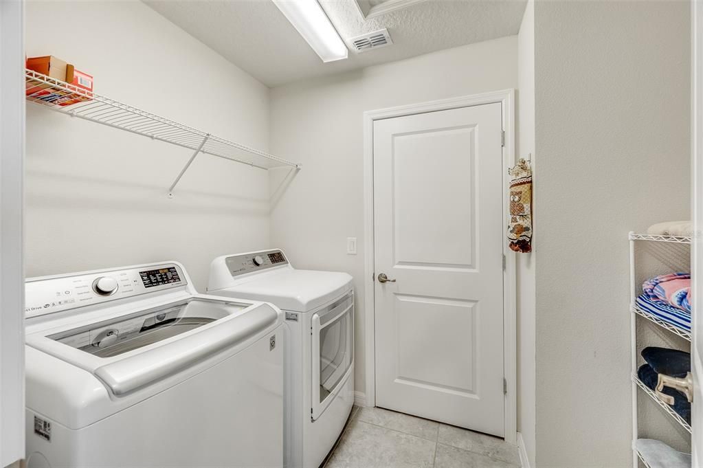 В аренду: $2,990 (4 спален, 3 ванн, 1809 Квадратных фут)