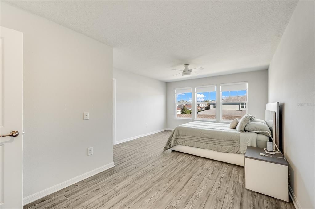 В аренду: $2,990 (4 спален, 3 ванн, 1809 Квадратных фут)