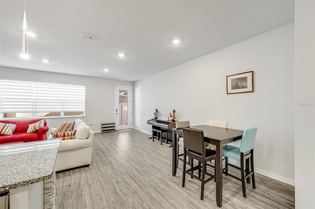 В аренду: $2,990 (4 спален, 3 ванн, 1809 Квадратных фут)