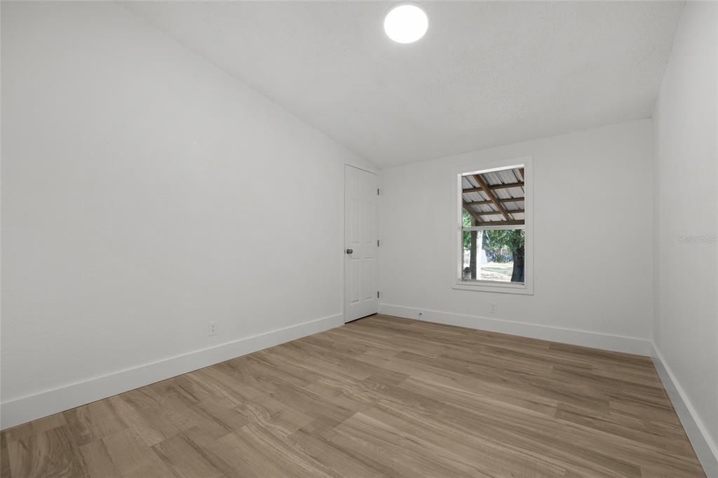 En Venta: $239,900 (4 camas, 2 baños, 1976 Pies cuadrados)