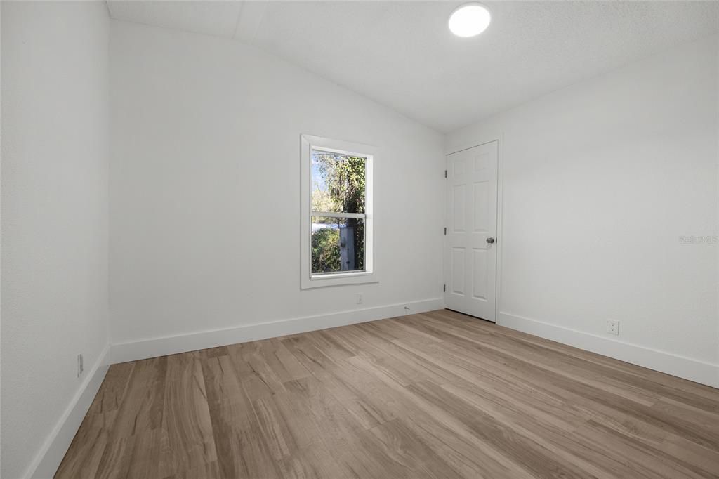 En Venta: $239,900 (4 camas, 2 baños, 1976 Pies cuadrados)