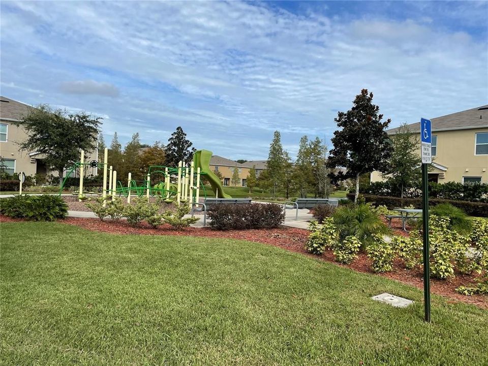 出租: $2,300 (3 贝兹, 2 浴室, 1461 平方英尺)