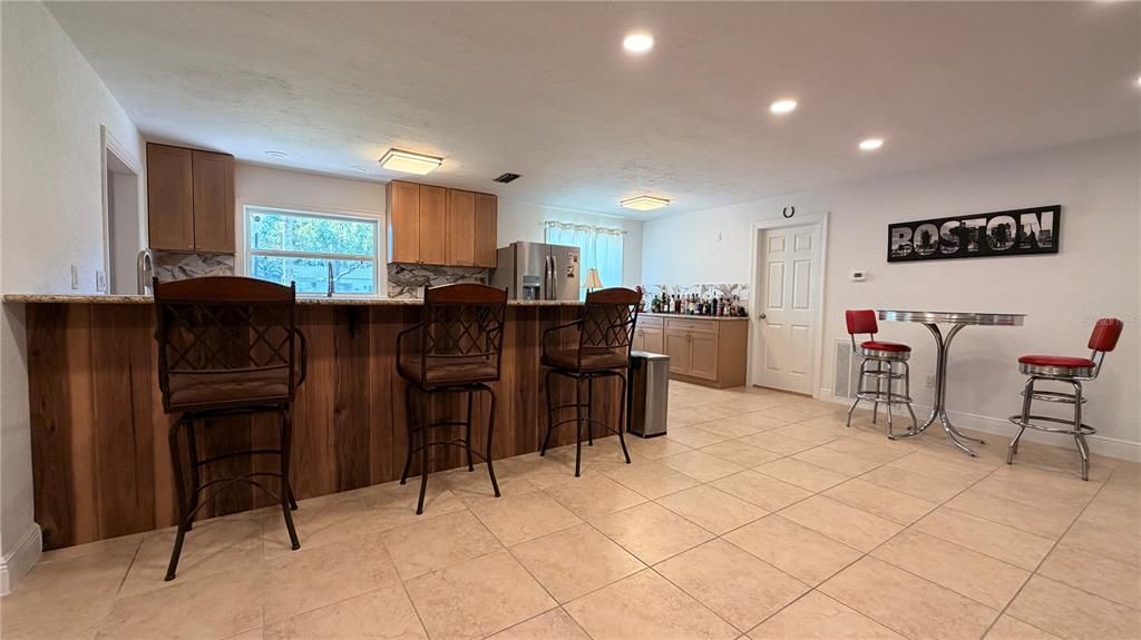 待售: $550,000 (4 贝兹, 3 浴室, 1788 平方英尺)