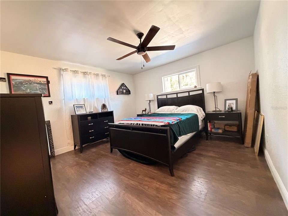 待售: $550,000 (4 贝兹, 3 浴室, 1788 平方英尺)