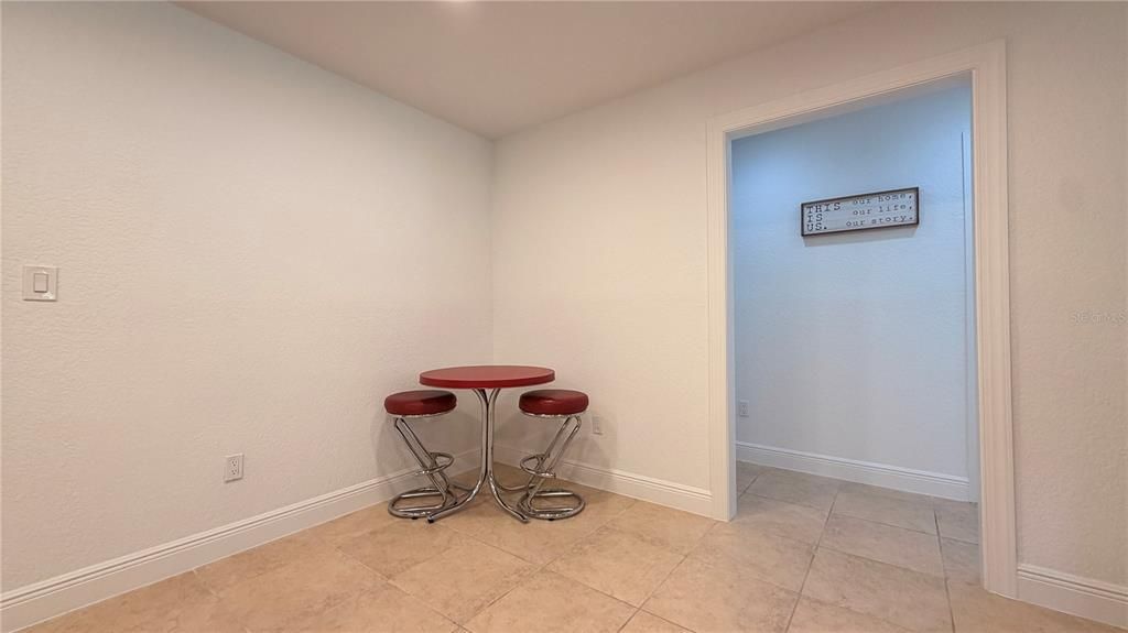 待售: $550,000 (4 贝兹, 3 浴室, 1788 平方英尺)