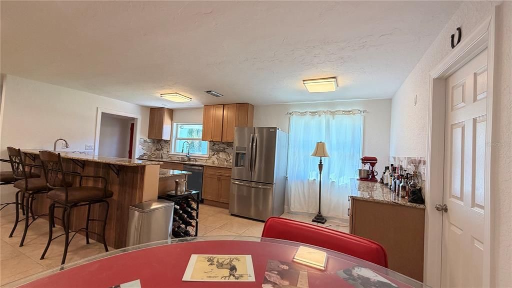 待售: $550,000 (4 贝兹, 3 浴室, 1788 平方英尺)