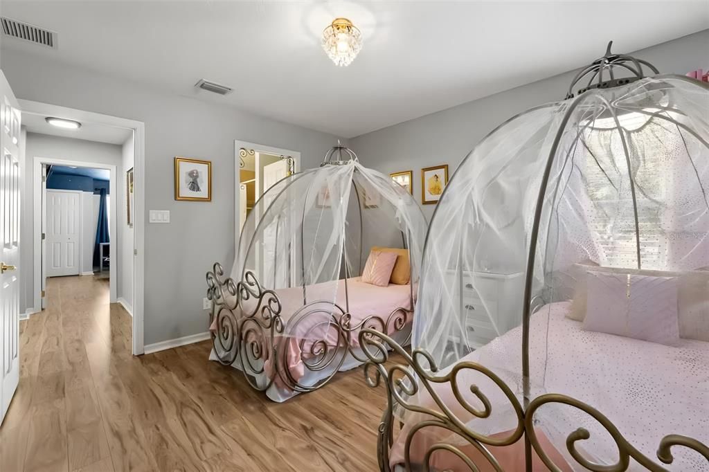 En Venta: $599,900 (6 camas, 6 baños, 3366 Pies cuadrados)