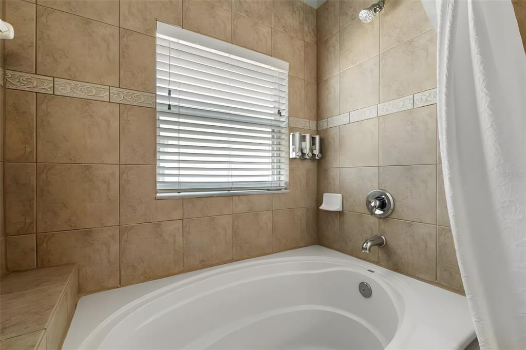 En Venta: $599,900 (6 camas, 6 baños, 3366 Pies cuadrados)