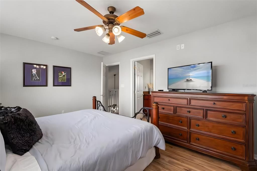 En Venta: $599,900 (6 camas, 6 baños, 3366 Pies cuadrados)