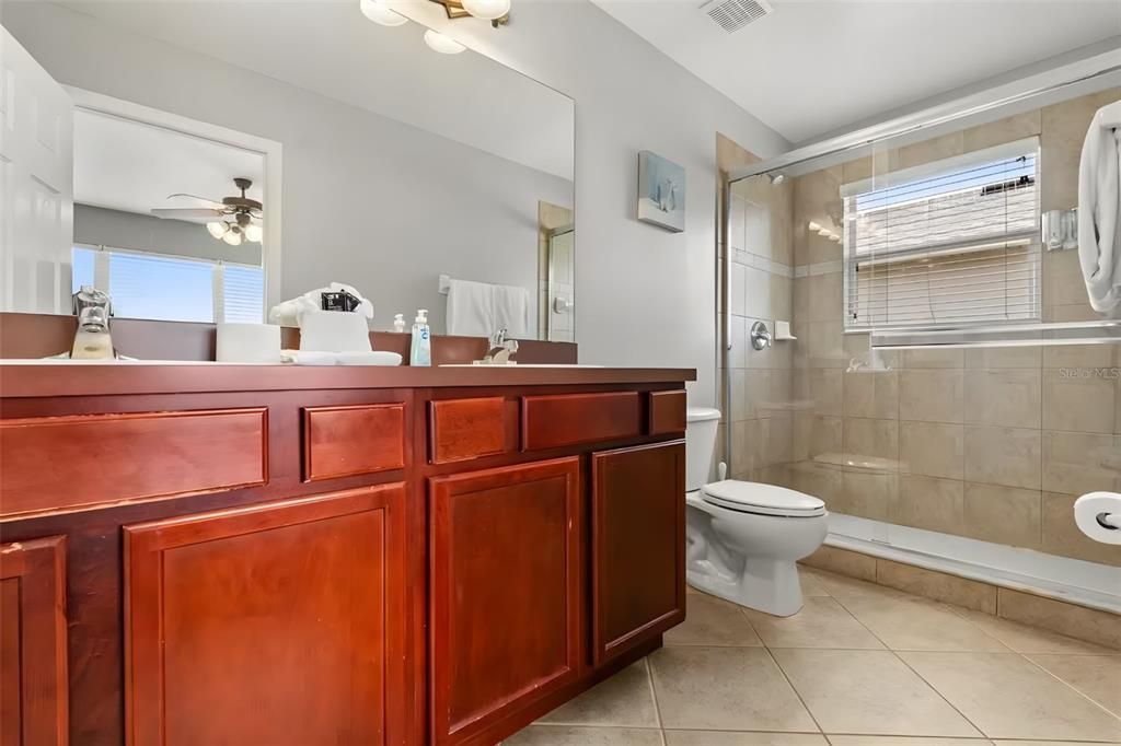 En Venta: $599,900 (6 camas, 6 baños, 3366 Pies cuadrados)