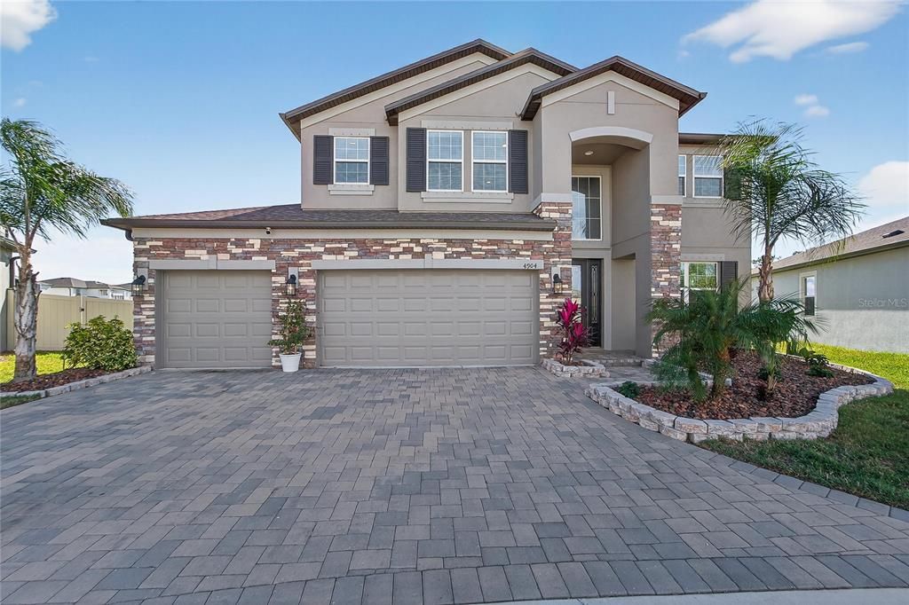 For Sale: $600,000 (5 beds, 4 baths, 3566 Square Feet)