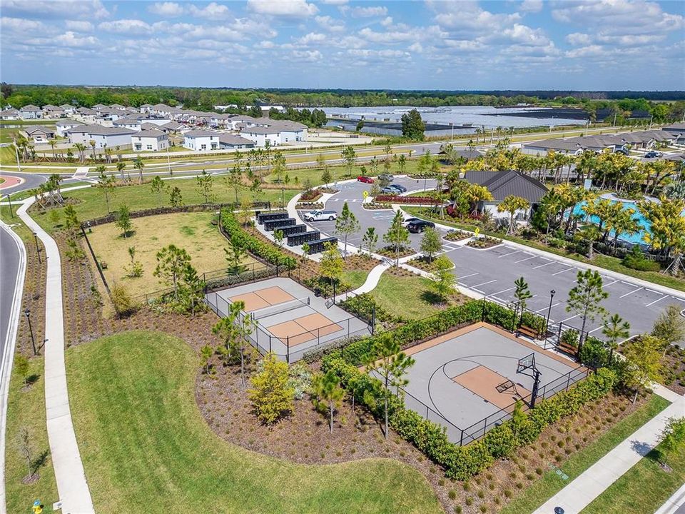 For Sale: $600,000 (5 beds, 4 baths, 3566 Square Feet)