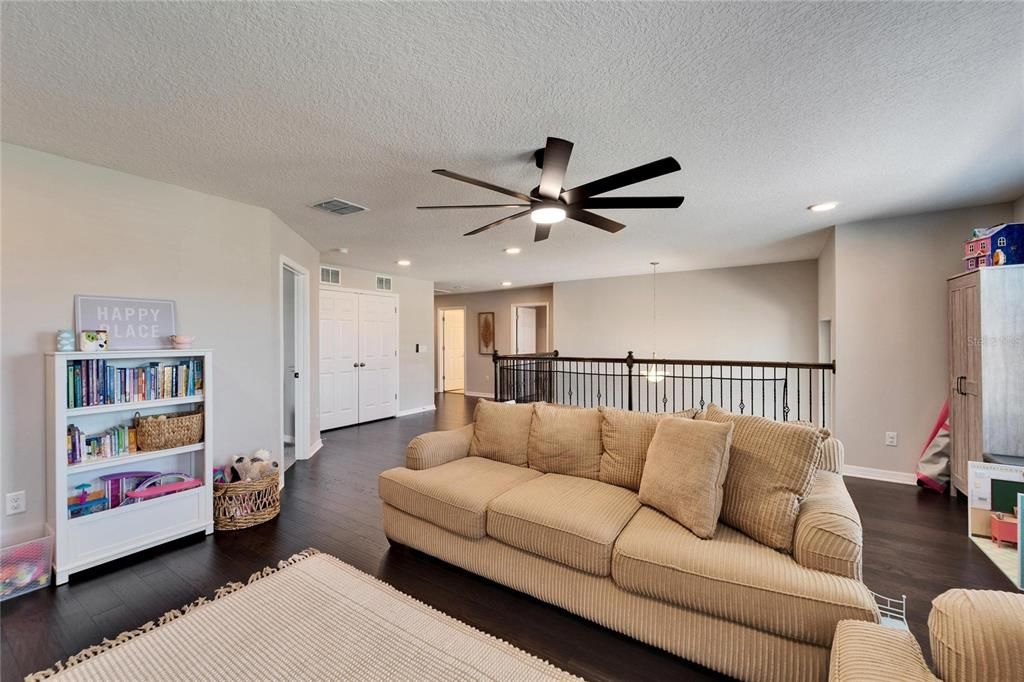 For Sale: $600,000 (5 beds, 4 baths, 3566 Square Feet)