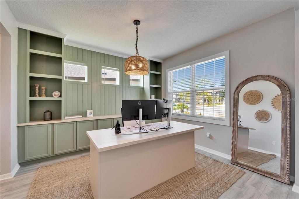 For Sale: $600,000 (5 beds, 4 baths, 3566 Square Feet)