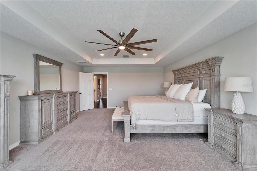 For Sale: $600,000 (5 beds, 4 baths, 3566 Square Feet)