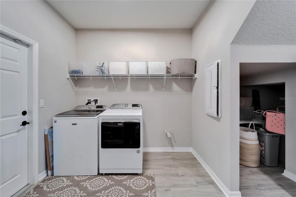 For Sale: $600,000 (5 beds, 4 baths, 3566 Square Feet)