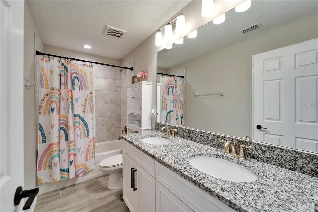 For Sale: $600,000 (5 beds, 4 baths, 3566 Square Feet)