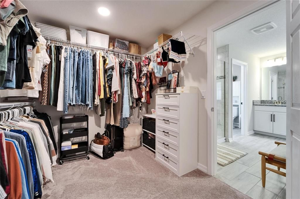 For Sale: $600,000 (5 beds, 4 baths, 3566 Square Feet)