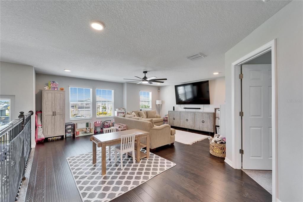 For Sale: $600,000 (5 beds, 4 baths, 3566 Square Feet)