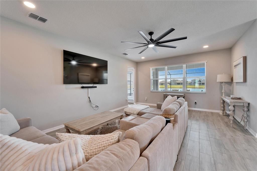 For Sale: $600,000 (5 beds, 4 baths, 3566 Square Feet)