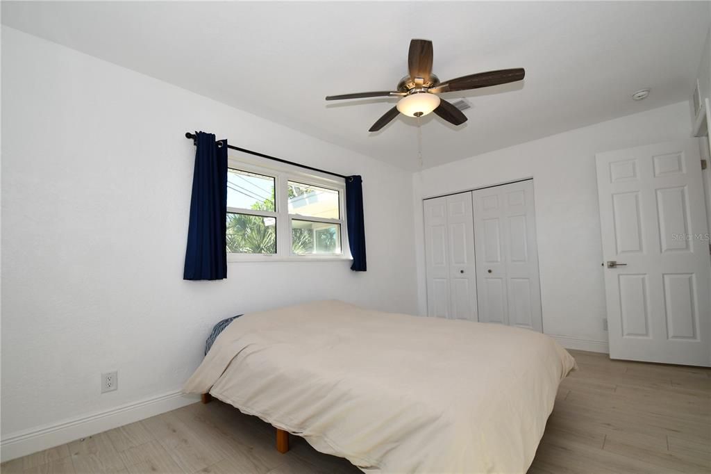 For Sale: $395,000 (2 beds, 1 baths, 1117 Square Feet)