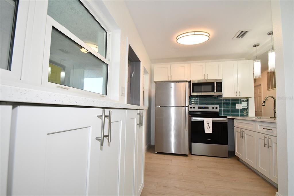 For Sale: $395,000 (2 beds, 1 baths, 1117 Square Feet)