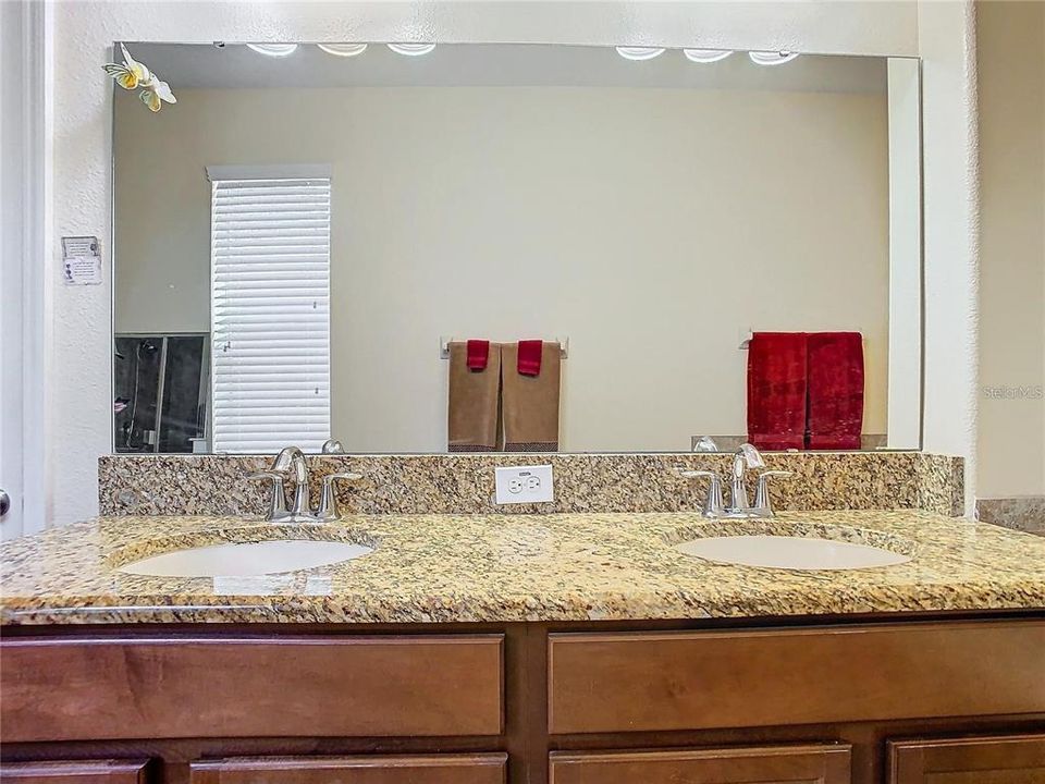 For Sale: $250,000 (4 beds, 3 baths, 2683 Square Feet)