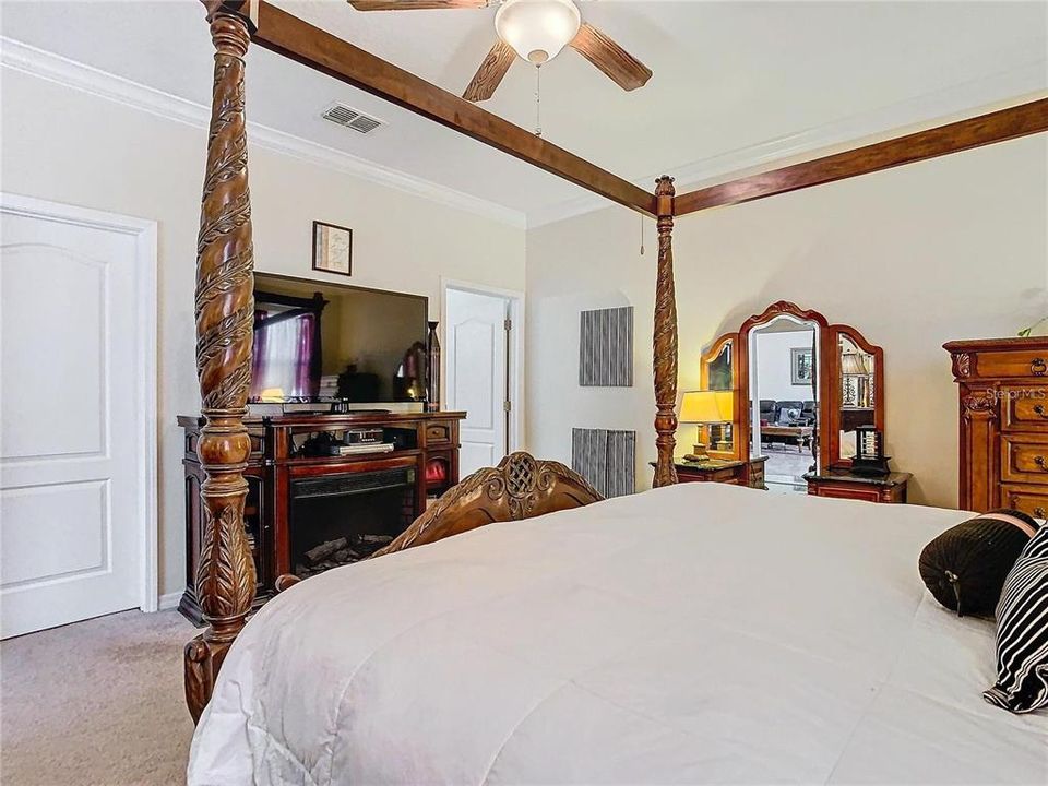 For Sale: $250,000 (4 beds, 3 baths, 2683 Square Feet)