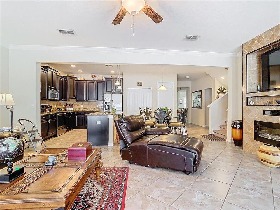 For Sale: $250,000 (4 beds, 3 baths, 2683 Square Feet)