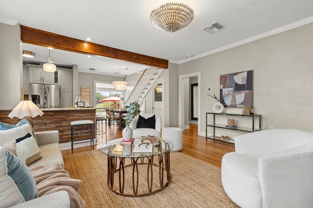 En Venta: $715,000 (4 camas, 2 baños, 1590 Pies cuadrados)