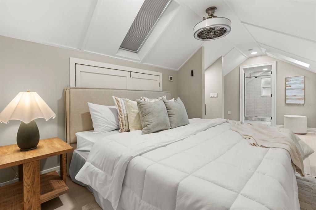 En Venta: $715,000 (4 camas, 2 baños, 1590 Pies cuadrados)