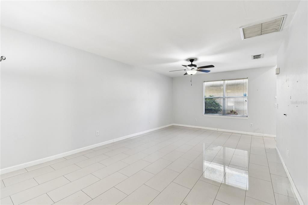 出租: $2,500 (3 贝兹, 2 浴室, 1690 平方英尺)