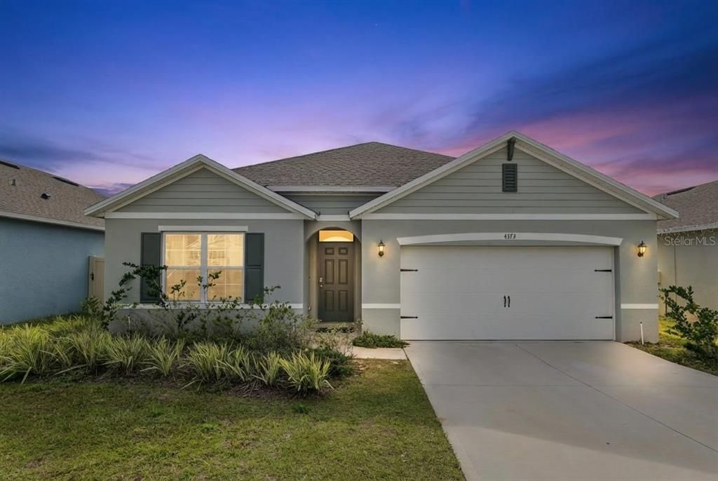 На продажу: $280,000 (4 спален, 2 ванн, 1867 Квадратных фут)